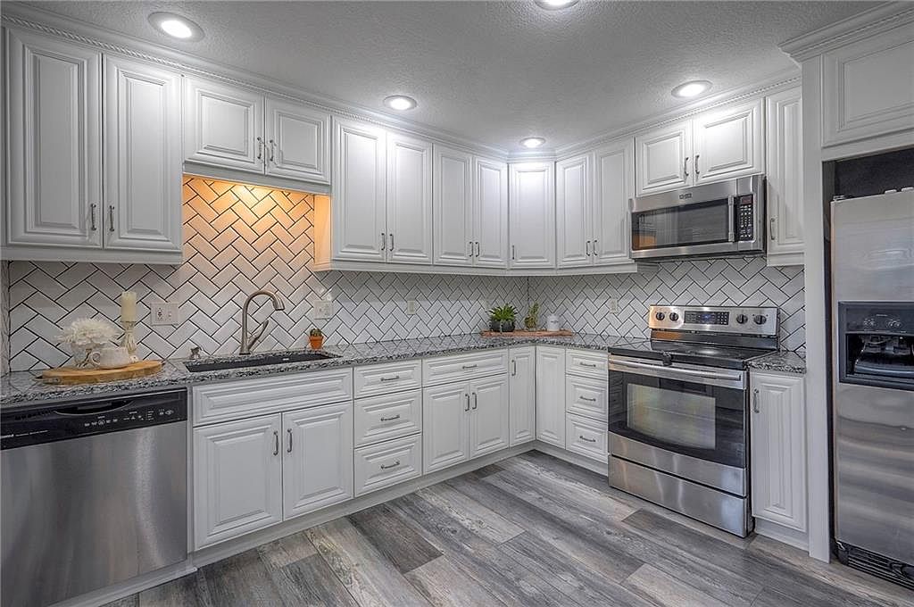 11926 W 82nd Ter, Lenexa, KS 66215 | Zillow