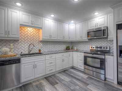 11926 W 82nd Ter, Lenexa, KS, 66215