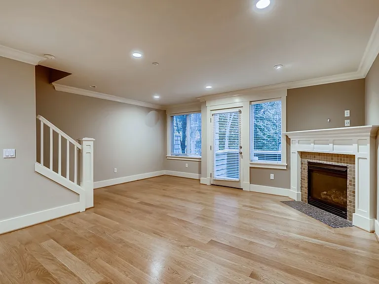 1108 Taylor Ave N #B — Photo 2