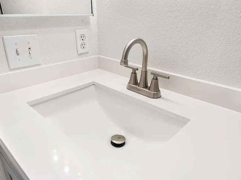 2108 Reynolds Ave — Photo 13