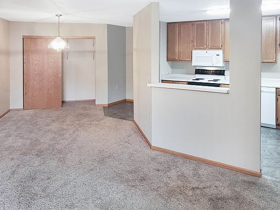 3rd image of 2351 27th St #2317