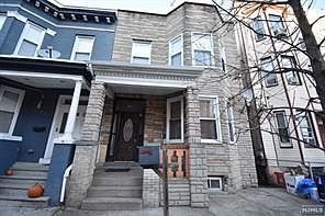 1st image of 228 Maple St #2