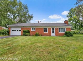 665 Hogarth Ave, Waterford, MI