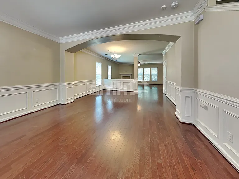 160 Grayson Ave — Photo 6