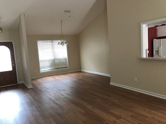 3rd image of 111 Eastridge Dr