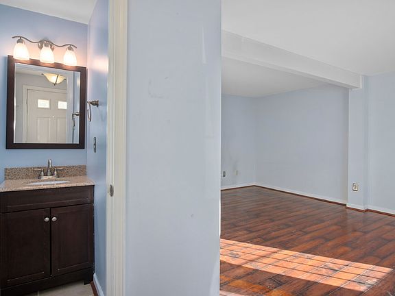 2nd image of 6836 Heatherway Ct