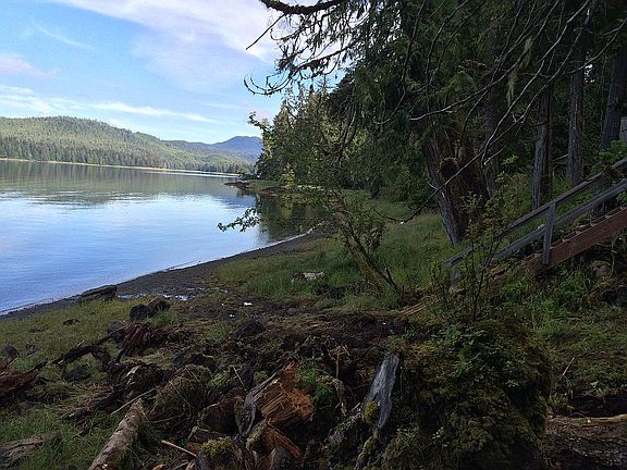 Stunning Waterfront Location