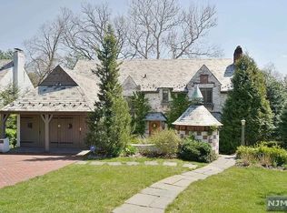 51 N Hillside Pl, Ridgewood, NJ 07450