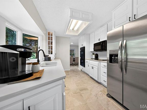 2nd image of 15203 Country Ridge Dr