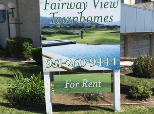 525 E Thornton Ave APT 11, Hemet, CA 92543