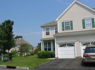 40 Straton Ct, Parlin, NJ 08859