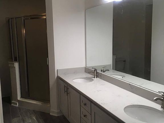 2nd image of 800 Peachtree St NE APT 1118