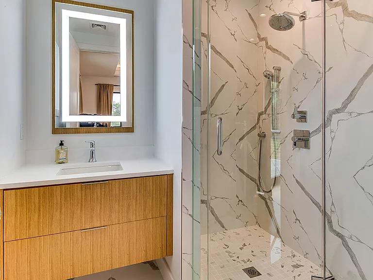 54 Sawasett Ave — Photo 28
