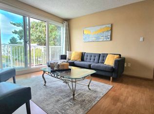 7220 Lindsay Rd #301, Richmond, BC V7C 2P5