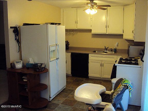 3rd image of 4145 Litchfield Dr