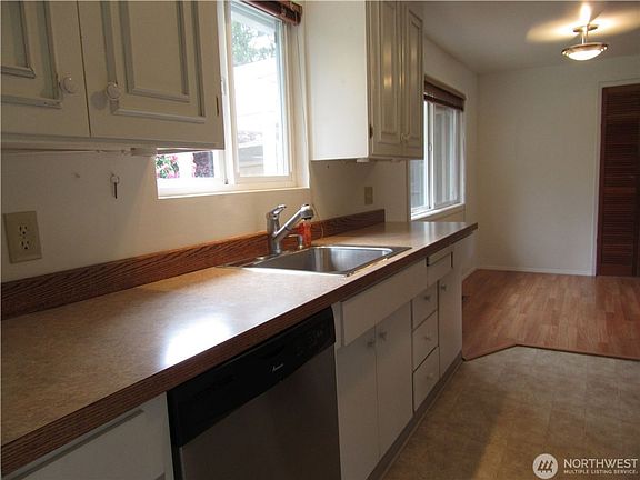4th image of 14039 75th Ave NE