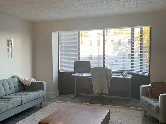 4th image of 626 E Woodland Park #403