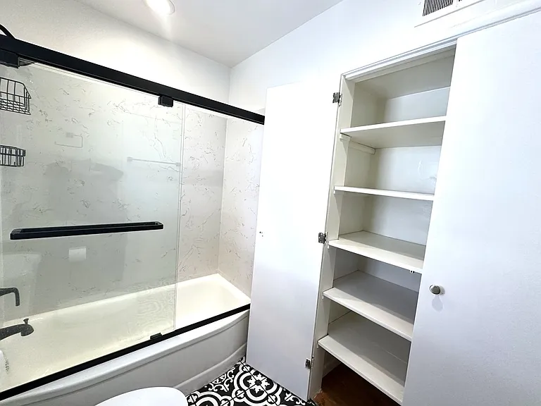 2125 Santa Clara Ave #C — Photo 17
