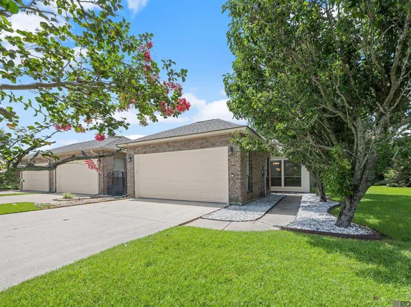 5368 Courtyard Dr, Gonzales, LA 70737