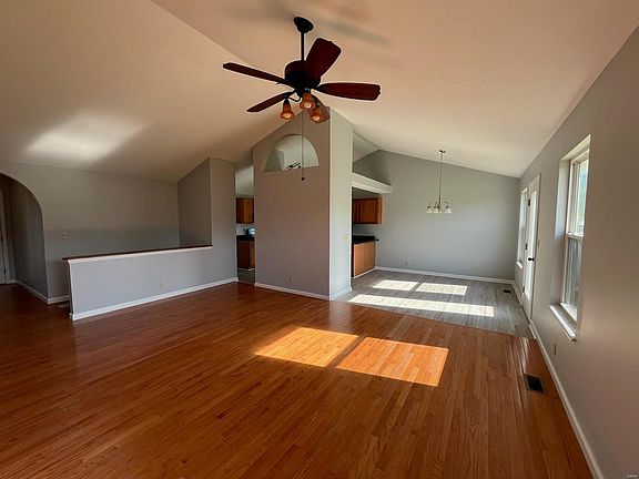 5th image of 1043 Saint Andrews Dr