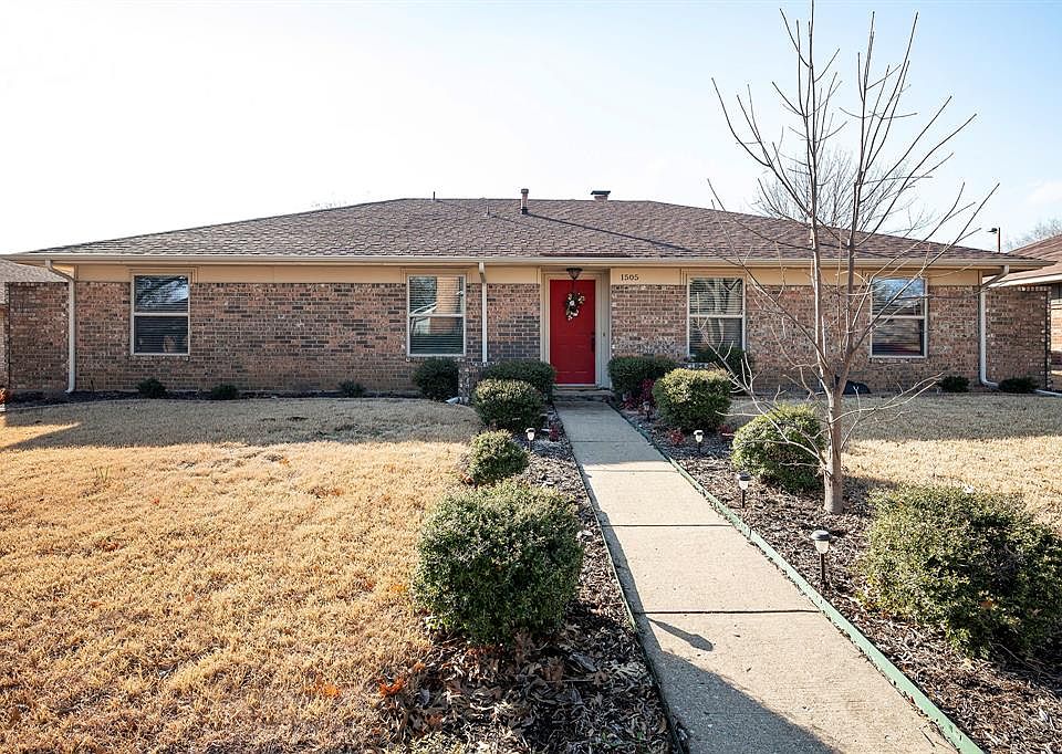 1st image of 1505 Versailles Dr