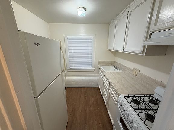 4th image of 1830 F St APT 3