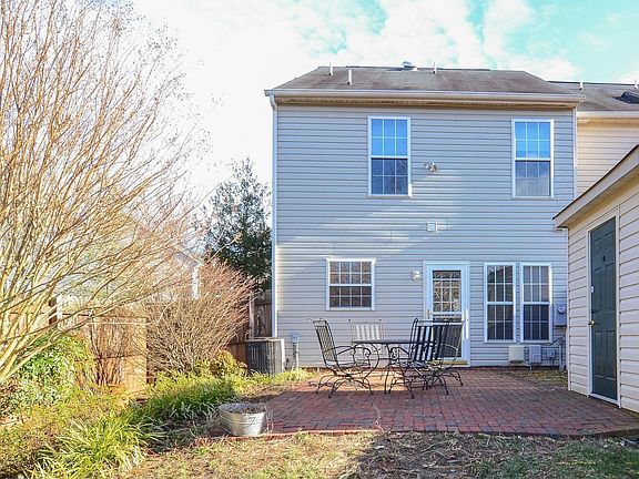4th image of 2953 Queensland Dr