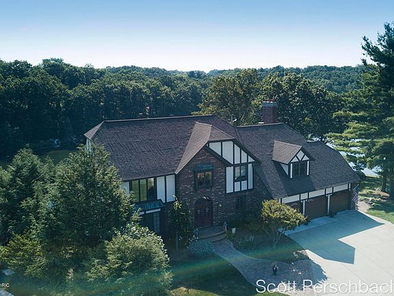 5th image of 2555 Audobon Ct NE