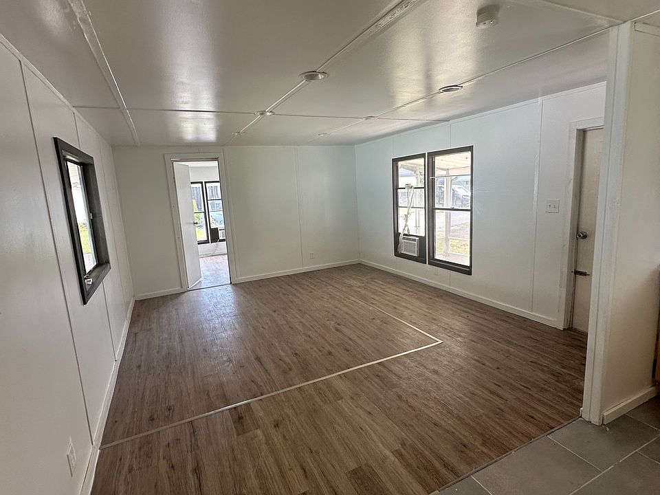 1st image of 1501 Ariana St