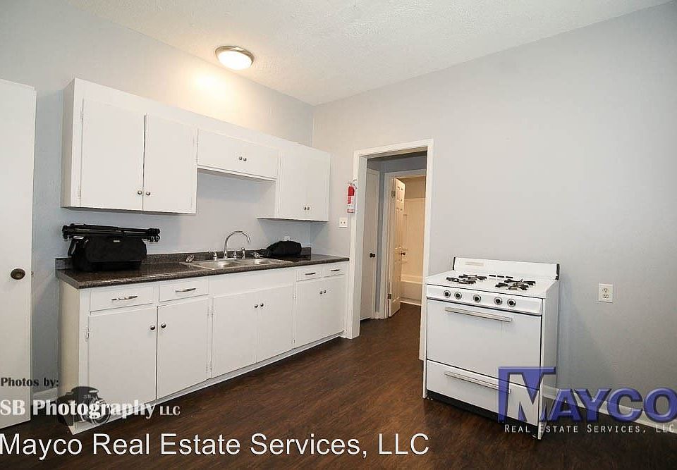 1st image of 843 College St APT B