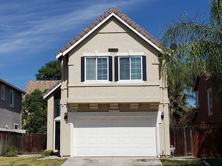 662 Allbrook Dr — Photo 1