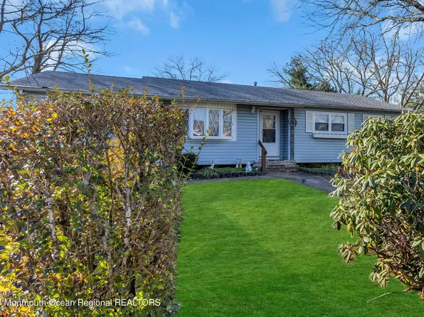 22 E Connecticut Concourse, Jackson, NJ 08527
