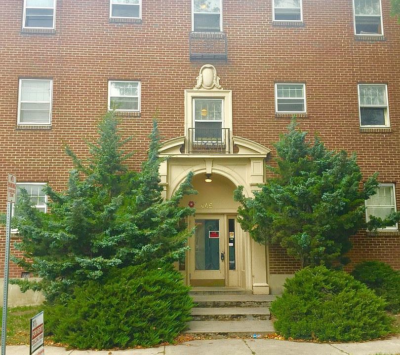 2nd image of 446 W Whitman St APT 106