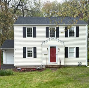 40 Mohegan Drive, West Hartford, CT, 06117