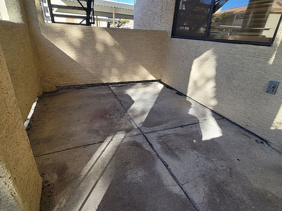 3rd image of 1209 N Buffalo Dr APT 102