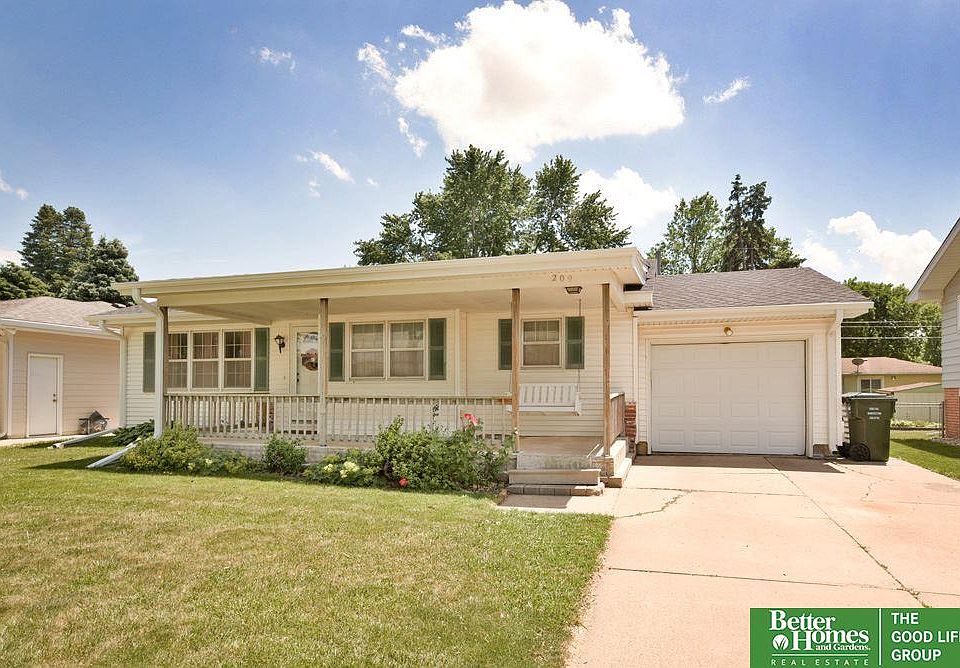 1st image of 209 Michael Dr