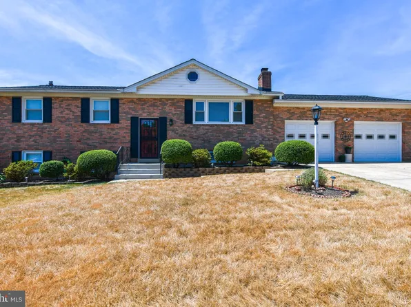 1905 Trafalgar Dr, Fort Washington, MD 20744