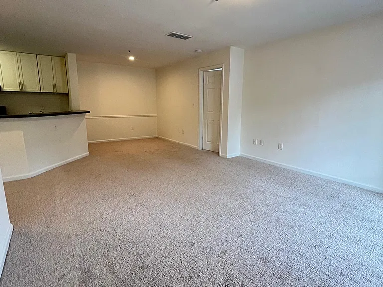 Wesley St. Claire Apartments at Lawrenceville — Photo 151