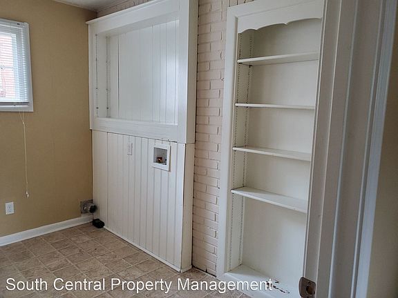 4th image of 208 W College St #C