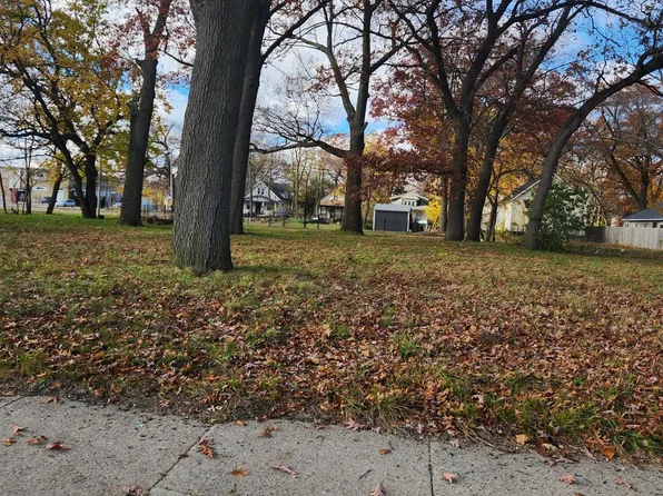 2533 Sanford St, Muskegon Heights, MI 49444