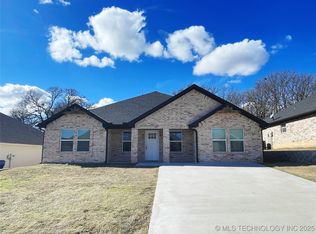 77 Watch Hill Dr, Durant, OK 74701
