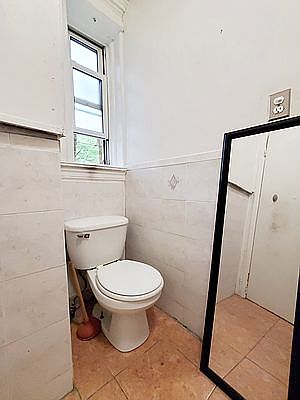 4th image of 986 Bergen St #A2
