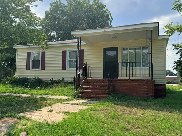 919 Doll St, Fayetteville, NC 28303