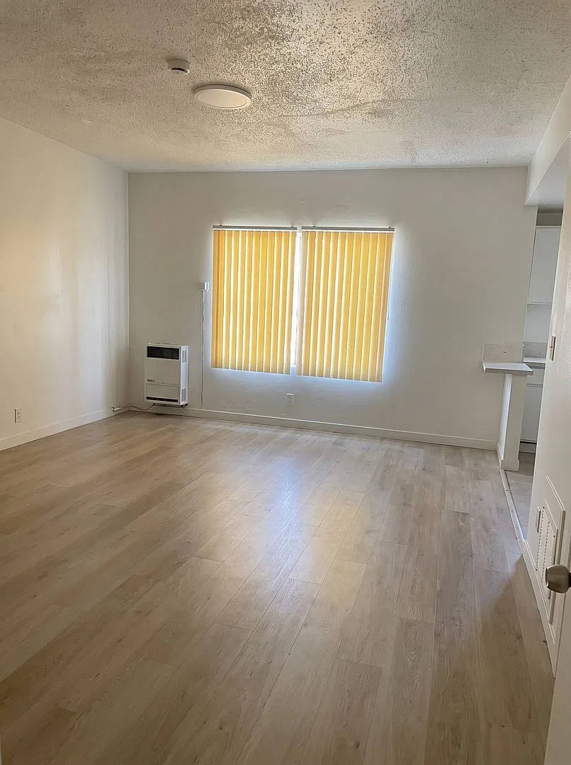 Studio, 1.0 bath, 550 sqft, $1,295 — Photo 1