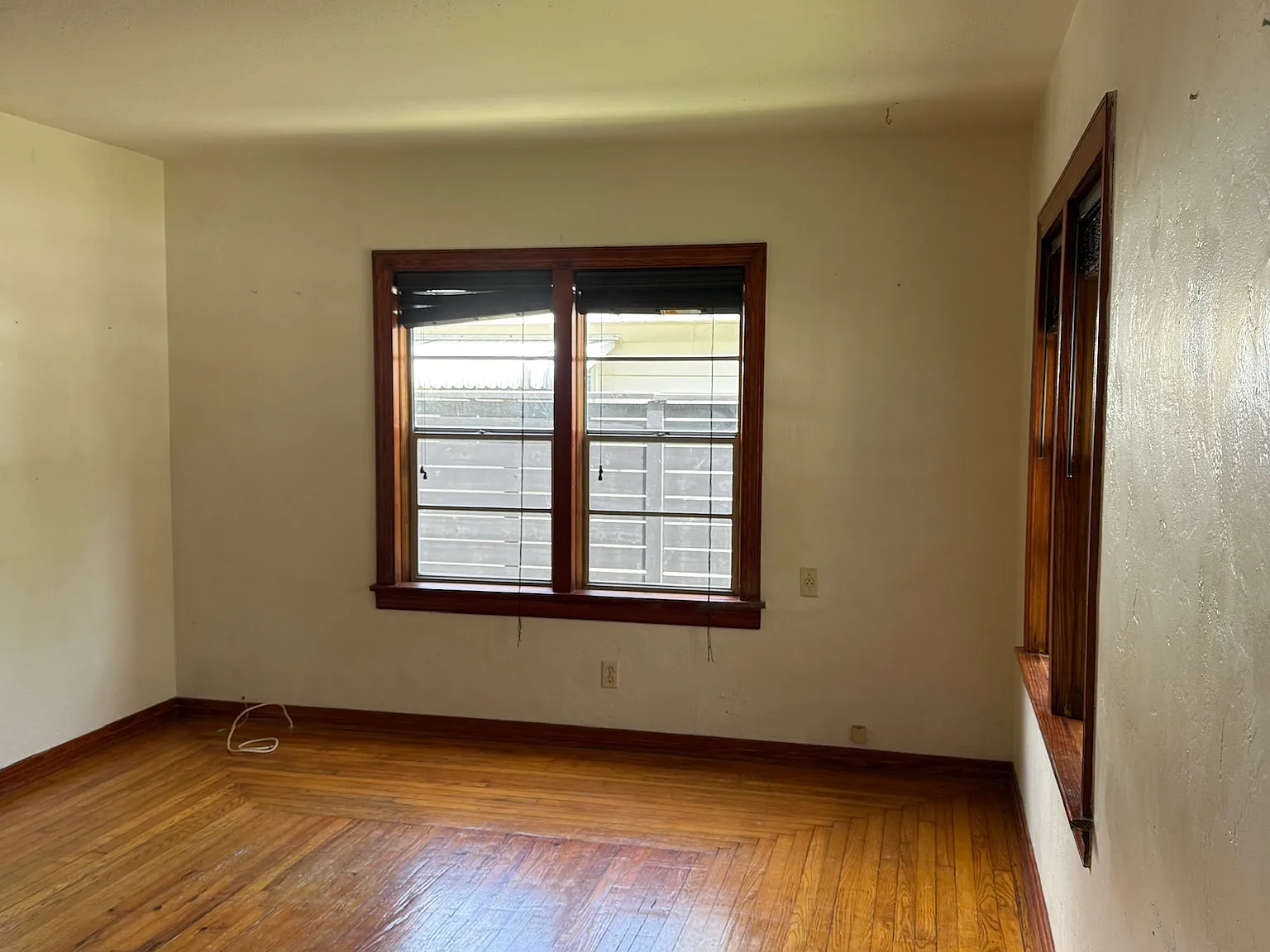 2 bed, 1100 sqft, $2,400 — Photo 3