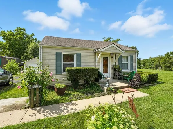 1100 Broadway St, Pleasant Hill, MO 64080