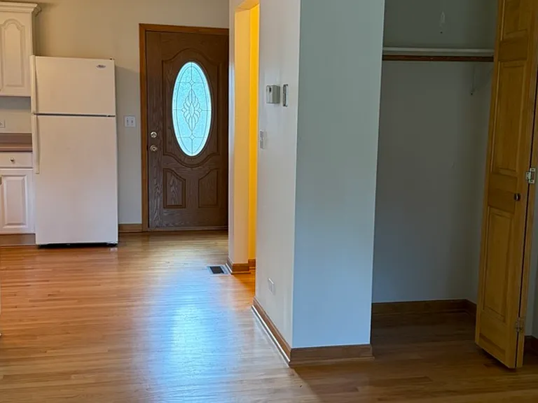 125 Maple Ct #1 — Photo 3