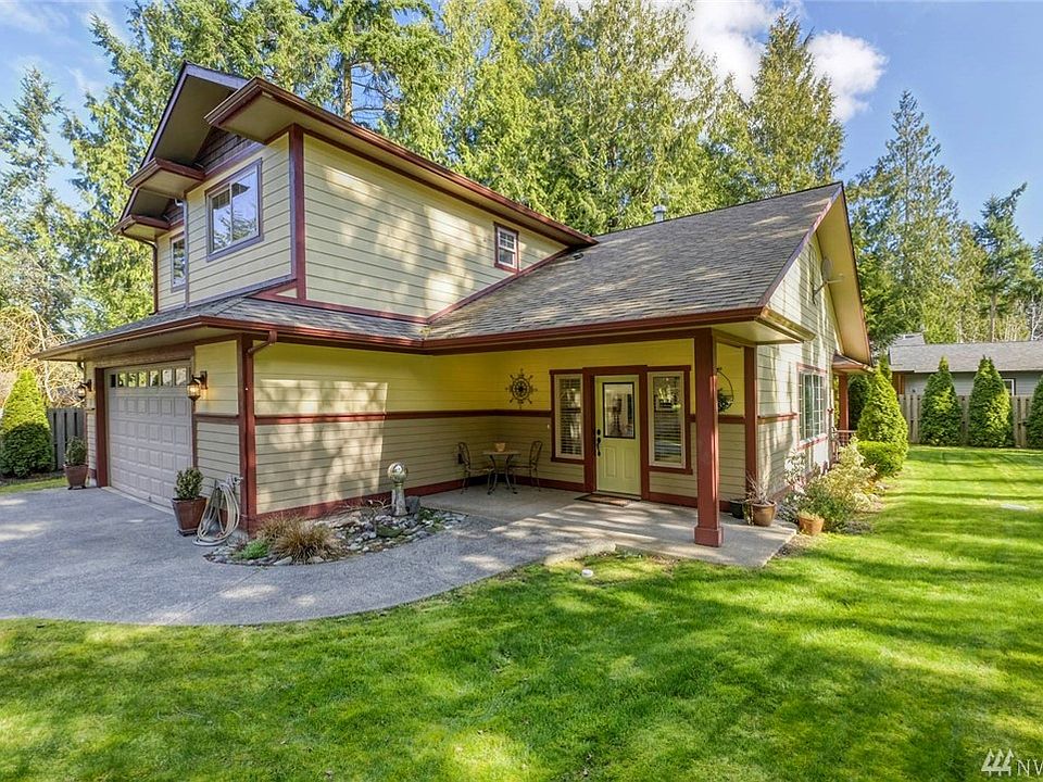 131 Louisa Street in Maplewood Meadows, just minutes from downtown Port Townsend.