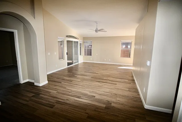 1115 E Pontiac Dr — Photo 10