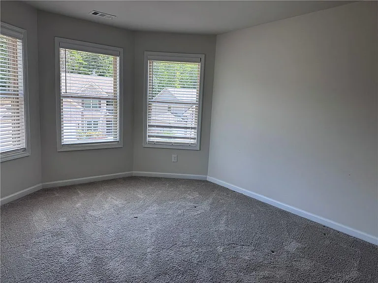 1850 Silver Crest Way — Photo 22